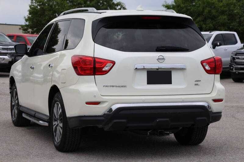 2020 Nissan Pathfinder SL