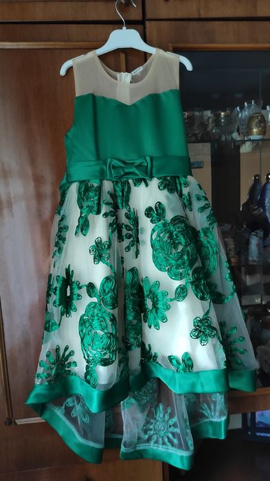 Продам випускне плаття на дівчинку