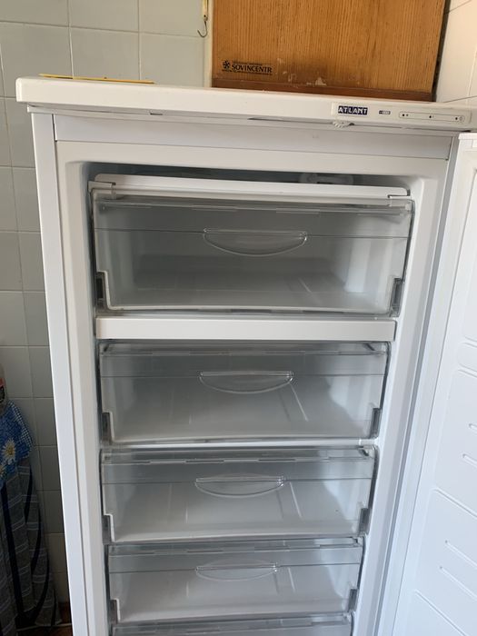 Продам морозильну камеру Атлант