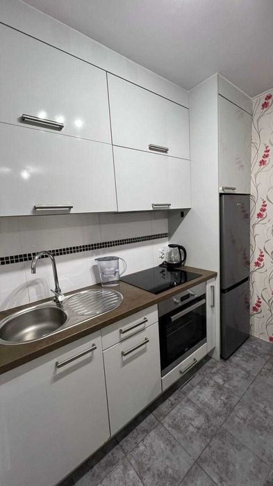 Kaczorowskiego 7, umeblowane, winda