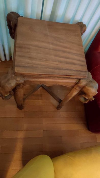 Mesa em Madeira maciça em formato de Elefante