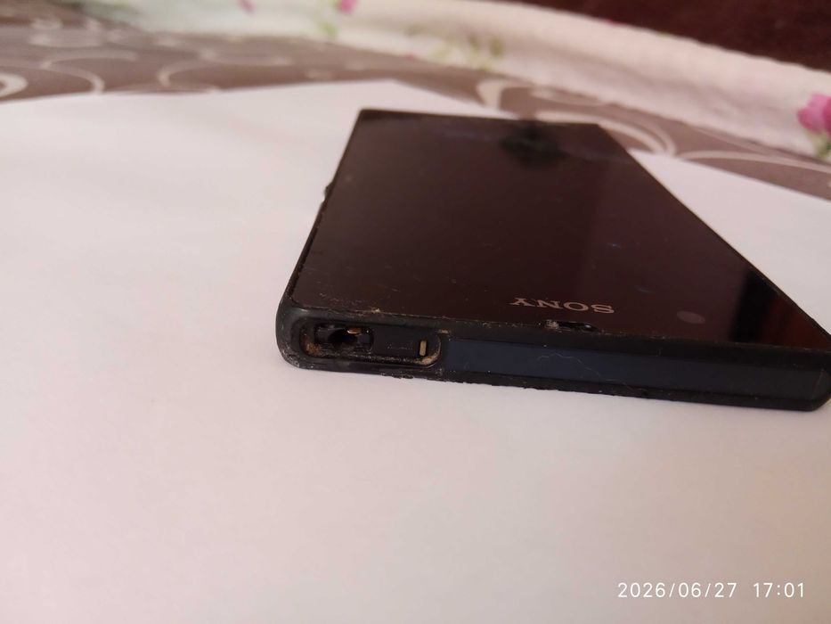 Sony Xperia Z (C6603) на запчастини / під відновлення. Плата 100% робоча