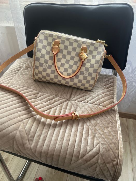 Kuferek damski z paskiem skórzanym