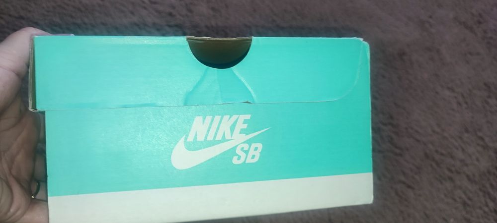 Nowe oryginalne pudełko po butach Nike