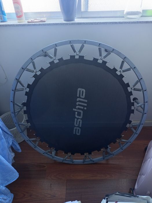 Vendo trampolim em boas condições.