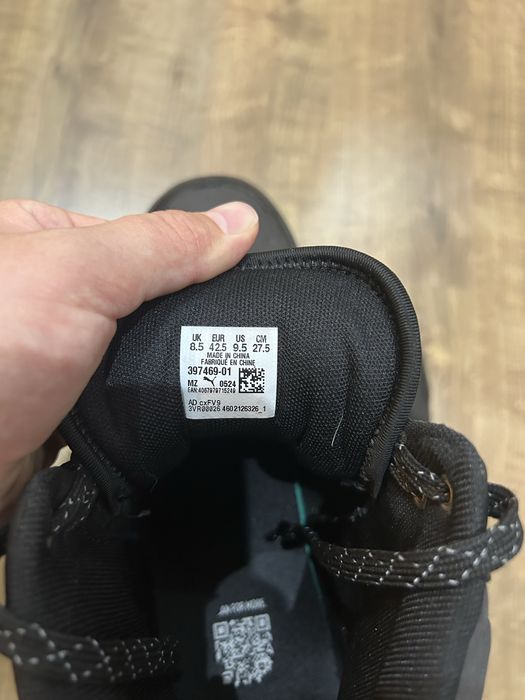 Кросівки Puma.