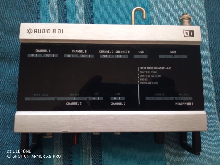 Native instruments Traktor scratch pro com audio dj8