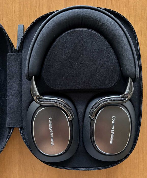Bowers & Wilkins Px8 S2 Onyx Black