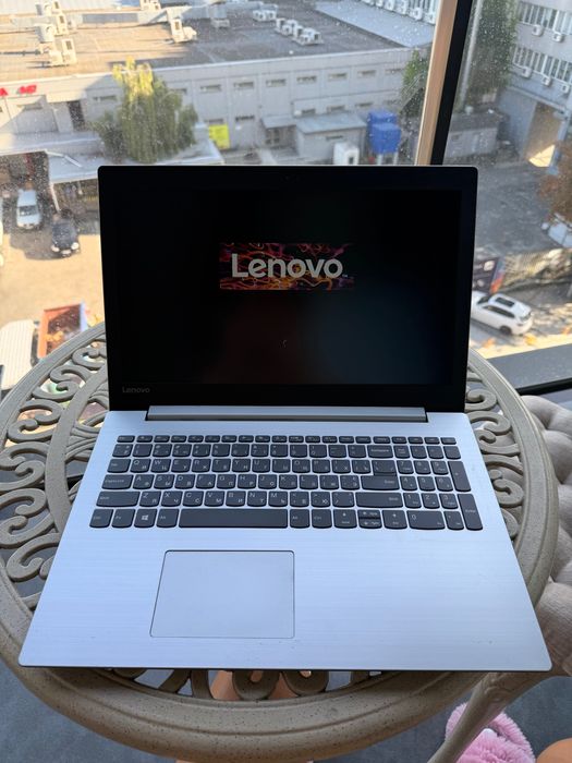 Продам • ТЕРМІНОВО • Ноутбук Lenovo IdealPad 330-15IGM ,Platinum Silver N5000 2018 року