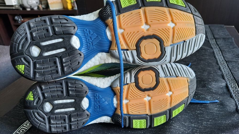 Sportowe buty firmy ADIDAS