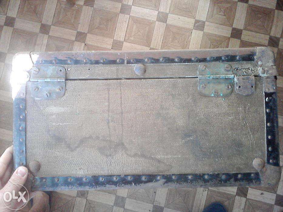 Чемодан старинный