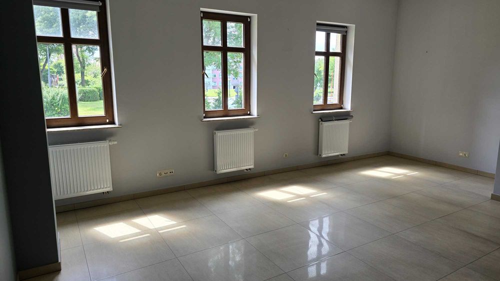 Lokal użytkowy w ścisłym centrum Sławna do wynajęcia.