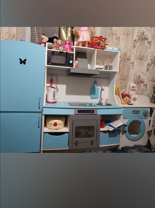 Дитяча кухня,стильна,блакитна реалістична)