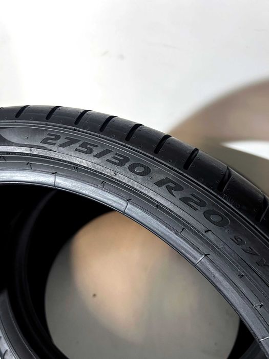 Pneus Pirelli Pzero PZ4 - 275/30/20 - Excelentes