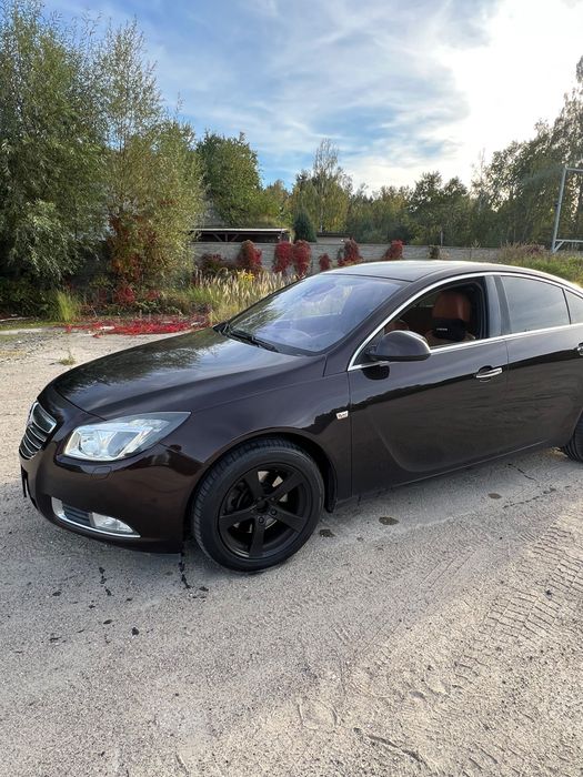Samochód opel insignia