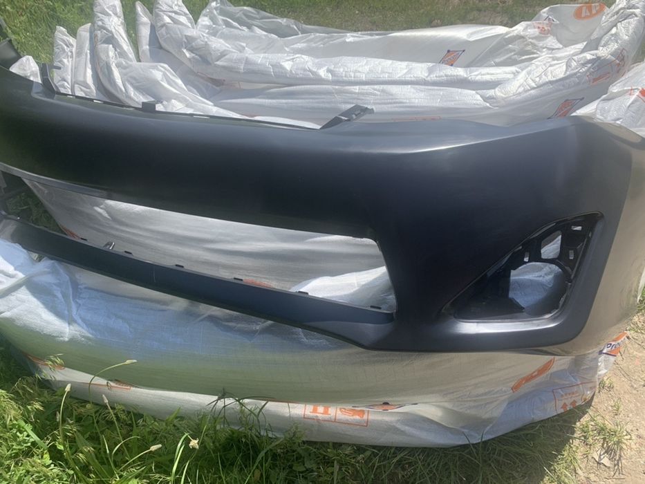 Бампер передній toyota camry 50 USA