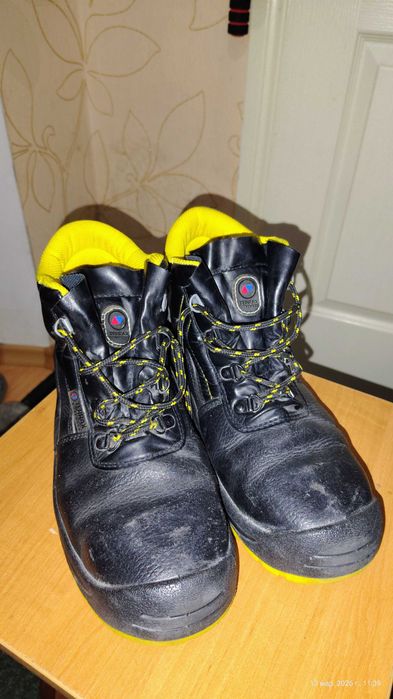 Рабочая обувь и повседневная