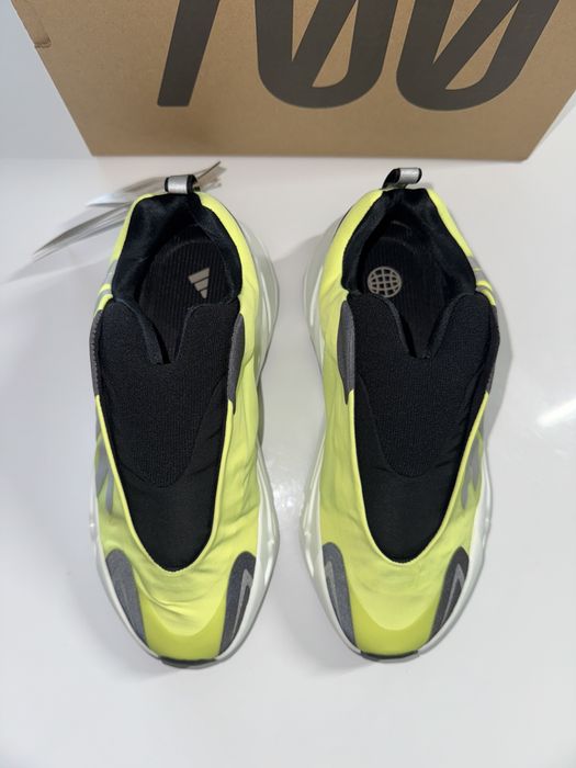 Yeezy 700 MNVN Phosphor 38