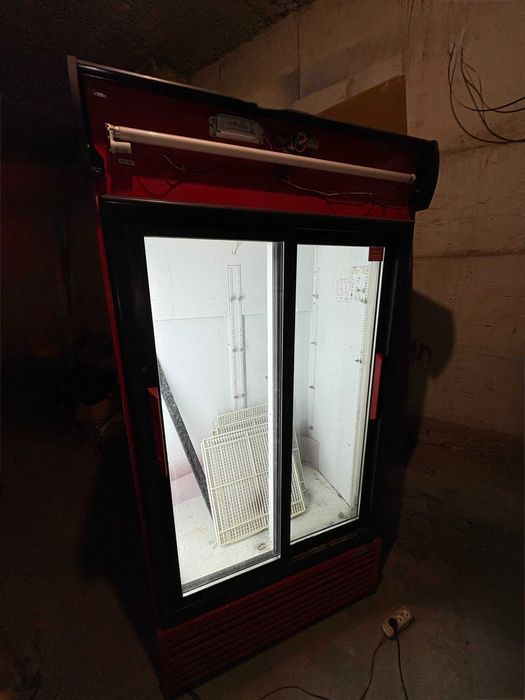 Большой холодильник