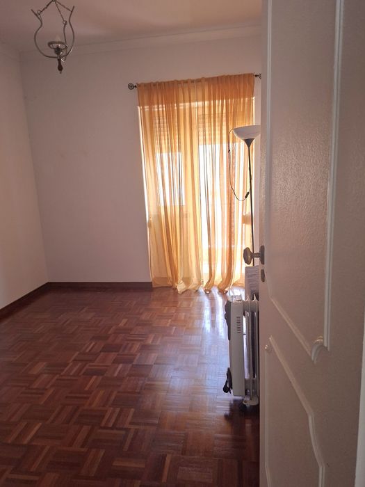 Apartamento T2  Queijas