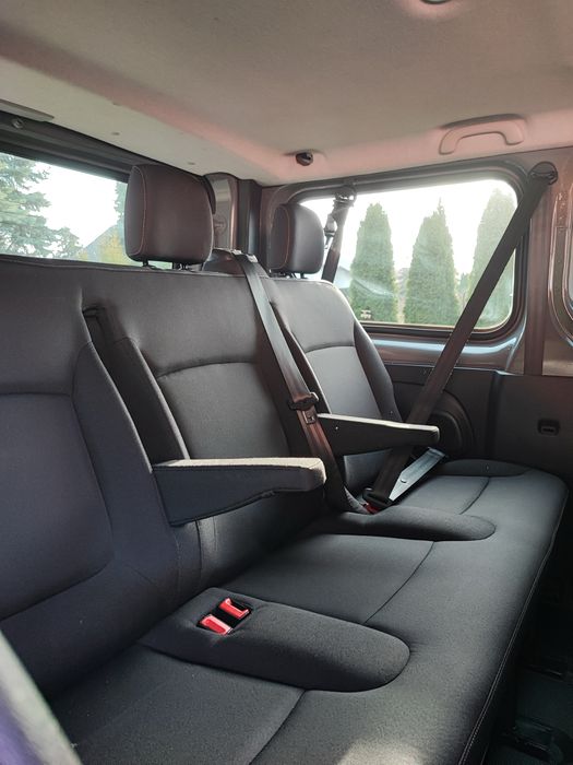 Wynajem busa Renault Trafic