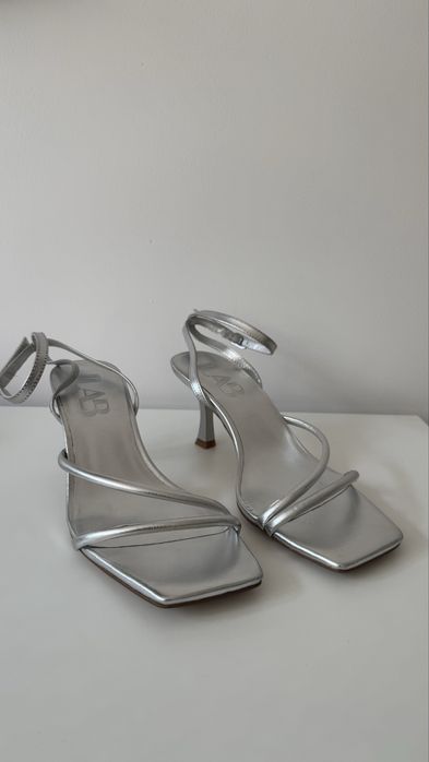Srebne sandałki