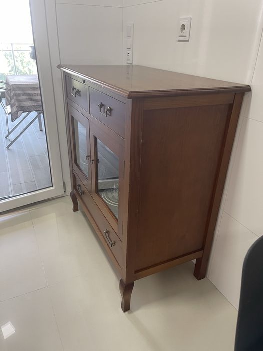 Louçeiro com 3 gavetas e 2 portas vidro
