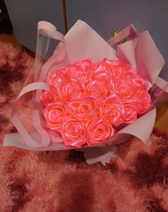 Троянди з атласної стрічки