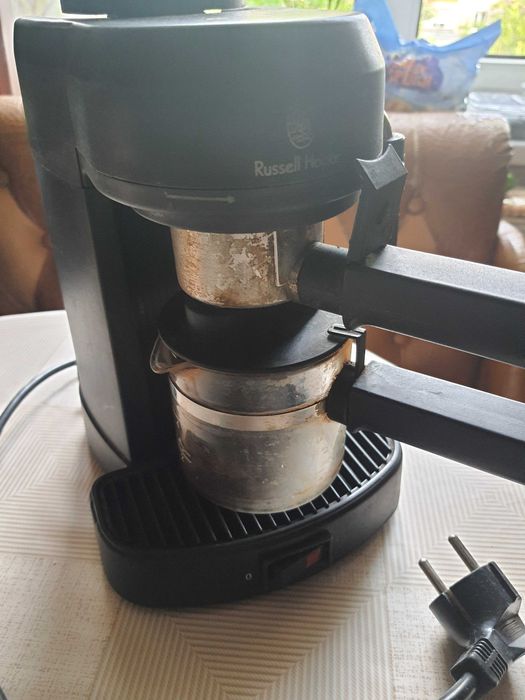 Рожкова кавоварка Elbee та Russell Hobbs, робоча