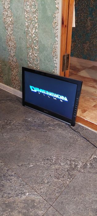 Телевизор тоненький