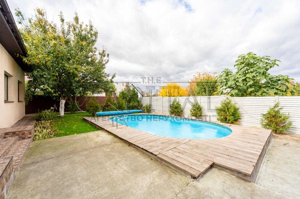 Продаж будиноку з басейном та чаном у м.Бориспіль 93м2, три спальні.