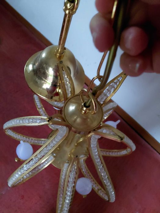 Luminária de teto dourada