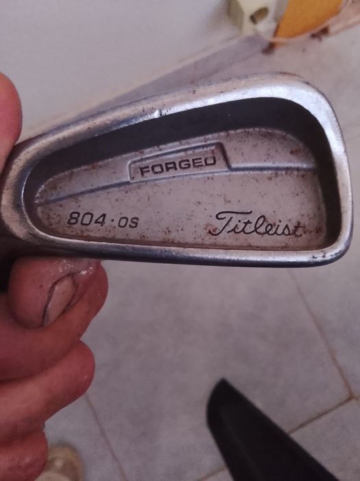 Carrinho de golfe ,mais saco de golfe mais ,14 tacos mais, 40bolas golfe