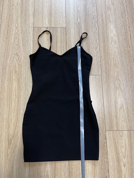 Блискуча сукня