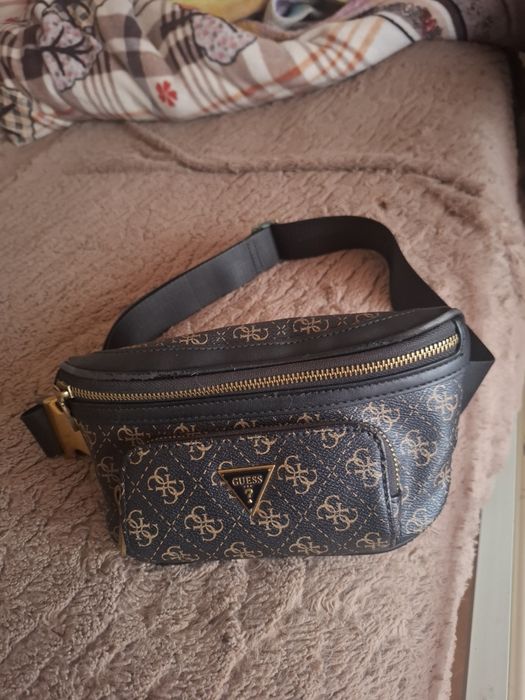 Bolsa de cintura da Guess