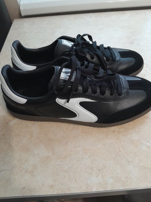 Продам кросівки скетчерси