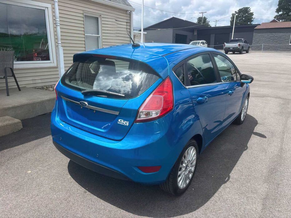 Ford Fiesta Titanium      2015