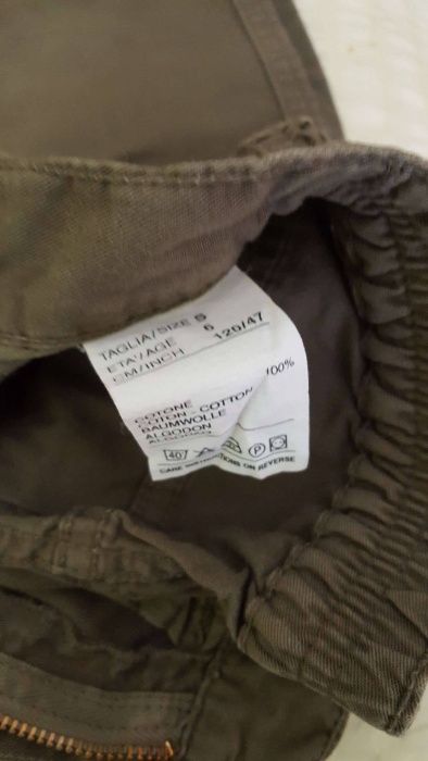 Calça 6 anos caqui como nova da benetton