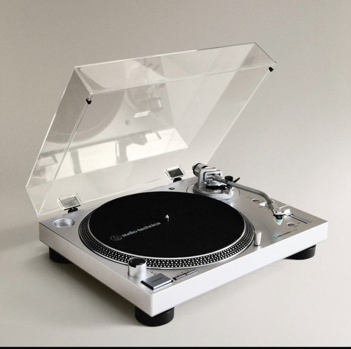 Audio Technica AT-LP120XUSB turntable - Gira Discos (na caixa ainda)