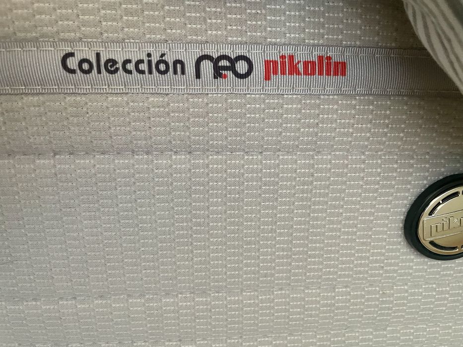 Cama + colchão + estrado elevatório como NOVOS