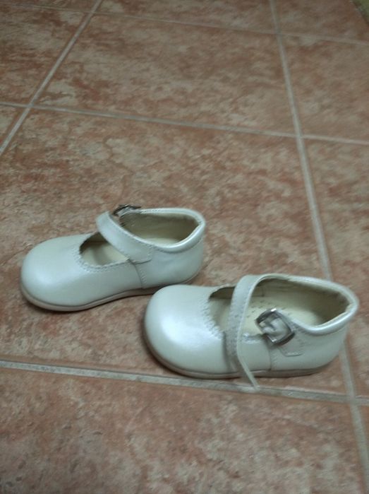 Sapatos da marca Mania do Pé tamanho 20