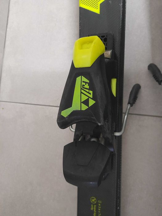 VENDO SKIS Fischer RC4 (130 cm) - Só 110 eur