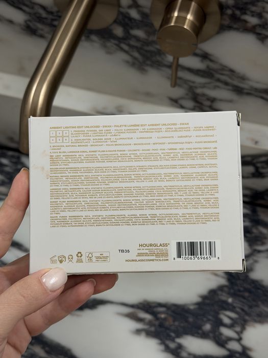 Hourglass Swan Palette