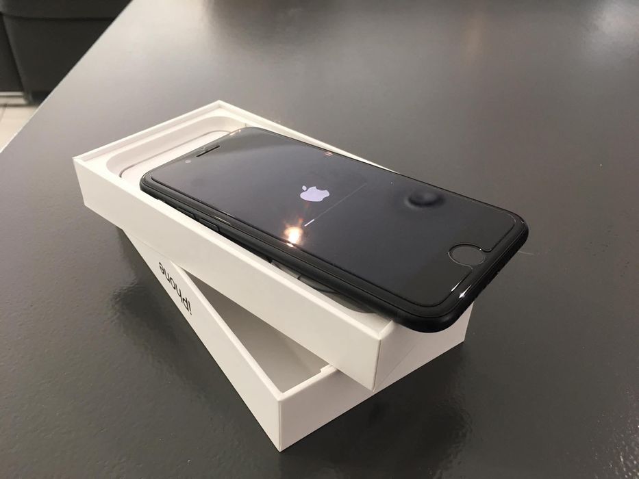 iPhone se2022 III generacja 80% baterii czarny