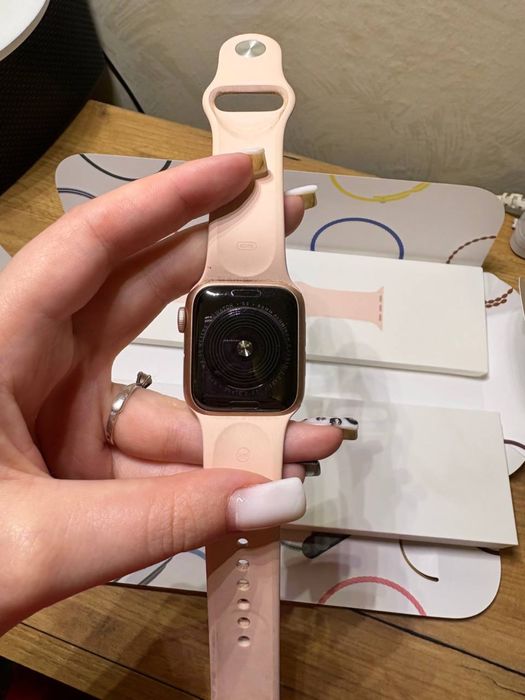 Apple watch Watch SE 40 mm акб 100% гарний  стан комплект