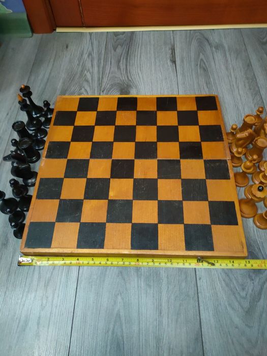 Старый игровой комплект Звезда деревянные резные шахматы 38х38 см.