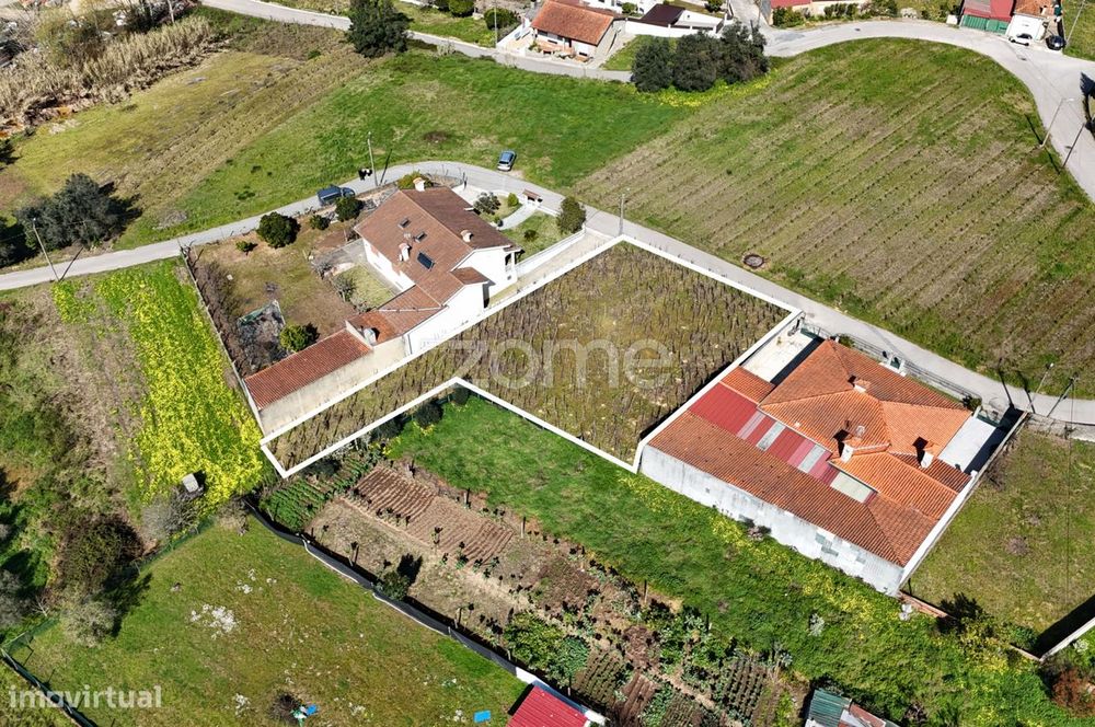 Terreno Urbanizável com 770m2 em Paredes do Bairro - Anadia