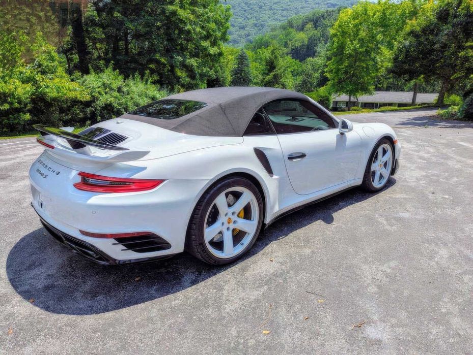 Porsche 911 Turbo S      2019