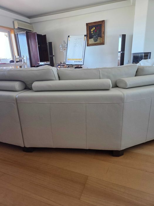Natuzzi leather sofa in great condition!
