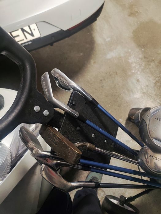 Tacos de golfe em bom estado.